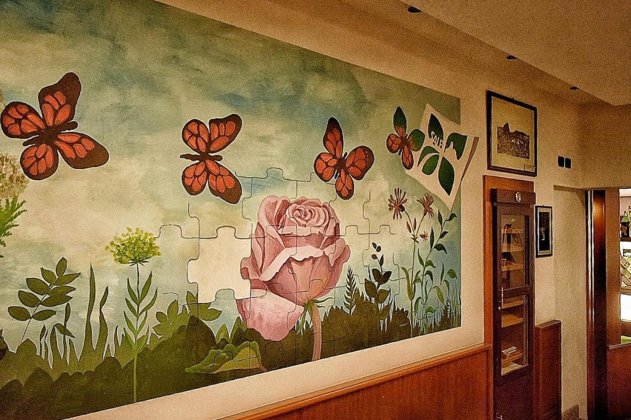 Sale Hotel Посада Экстерьер фото